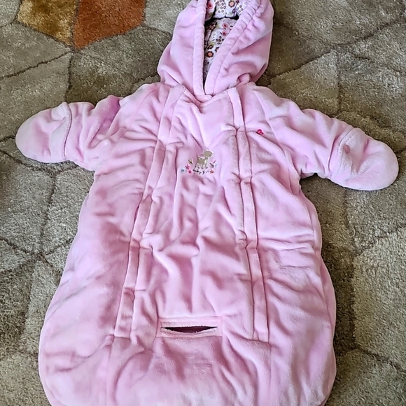 Infant carseat suit 0-6 months - Picture 1 of 4
